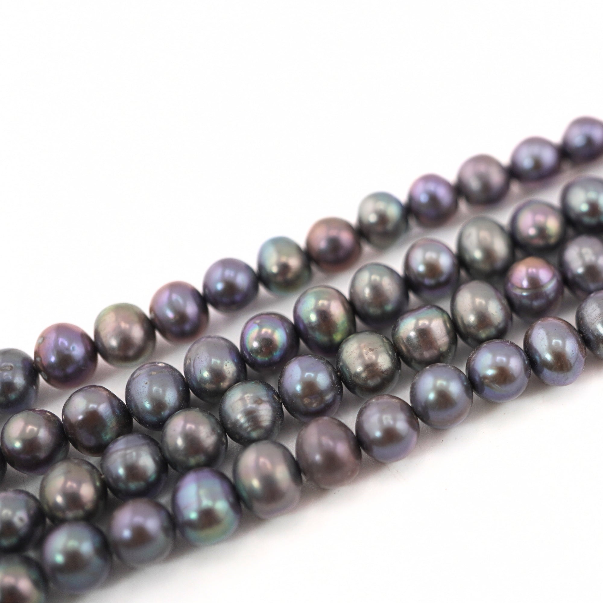 Iridescent cultured freshwater beads