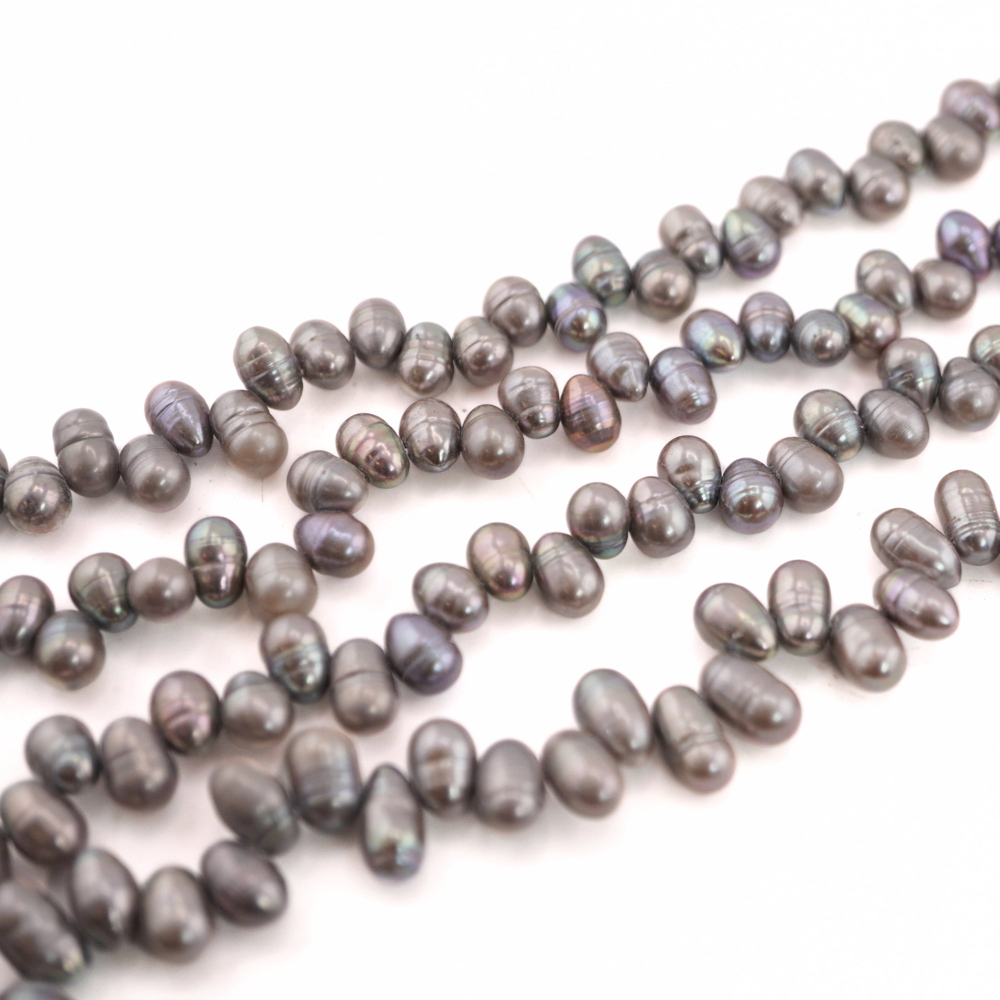 high-quality peacock pearls of bead
