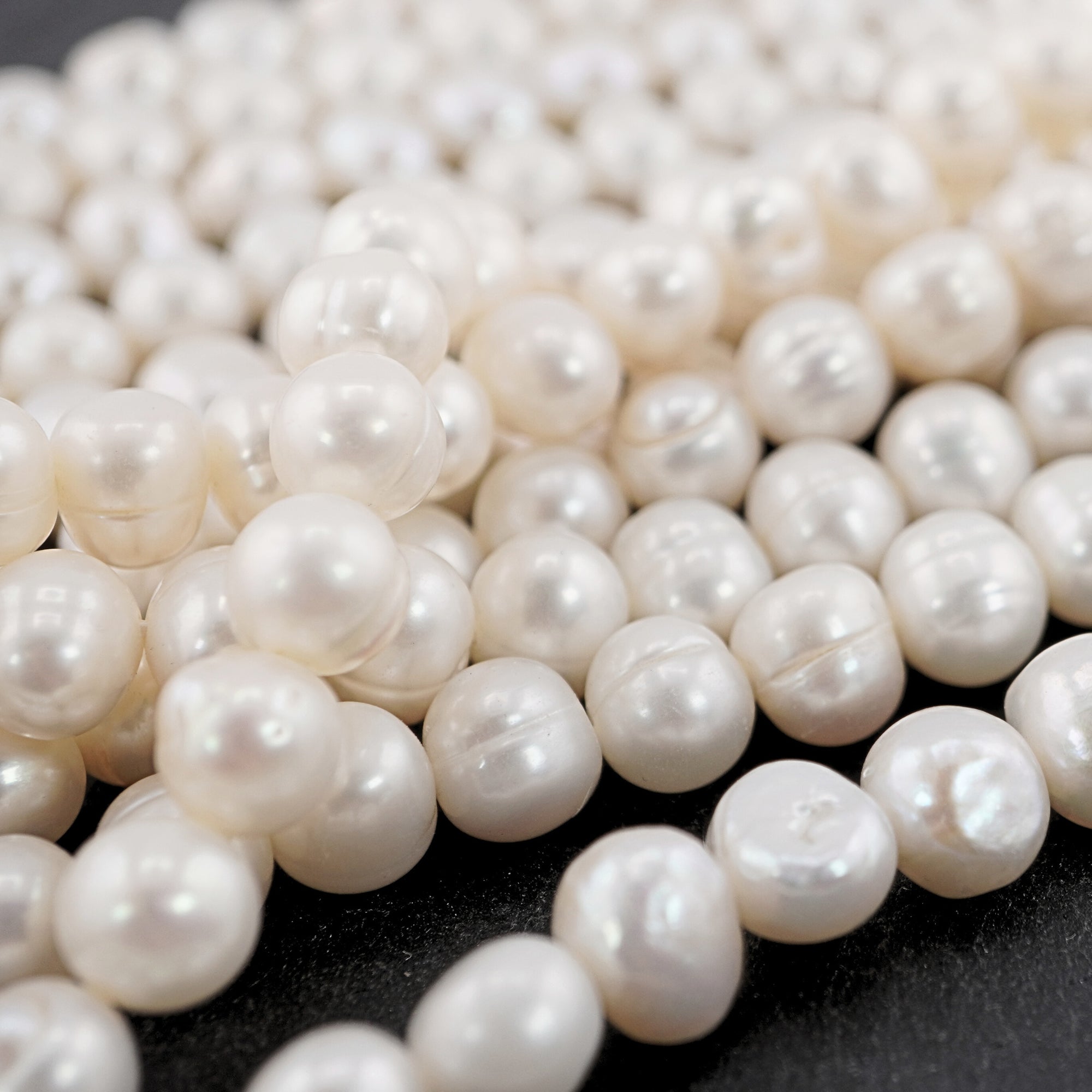 Cultured freshwater pearls for jewelry


