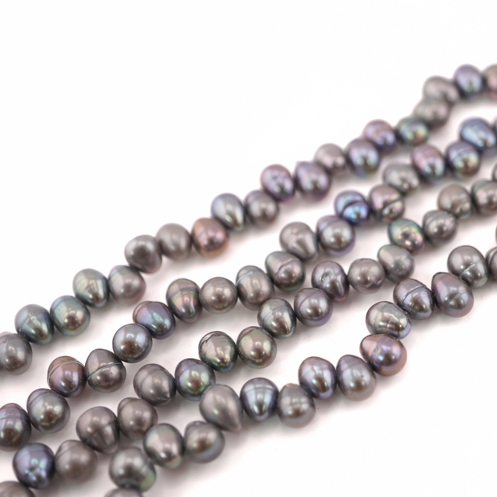 High-quality freshwater pearl strand

