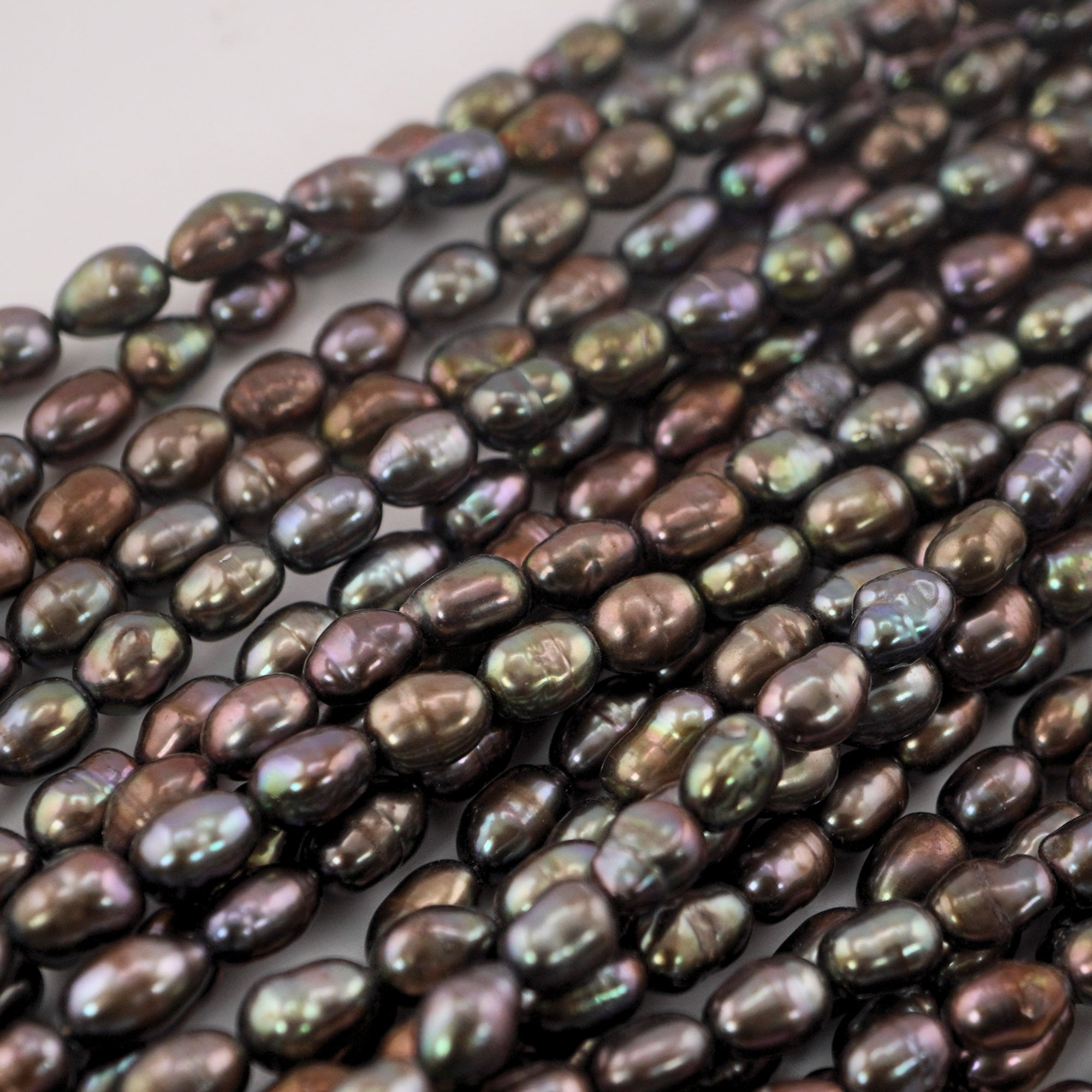 Jewelry making peacock pearls

