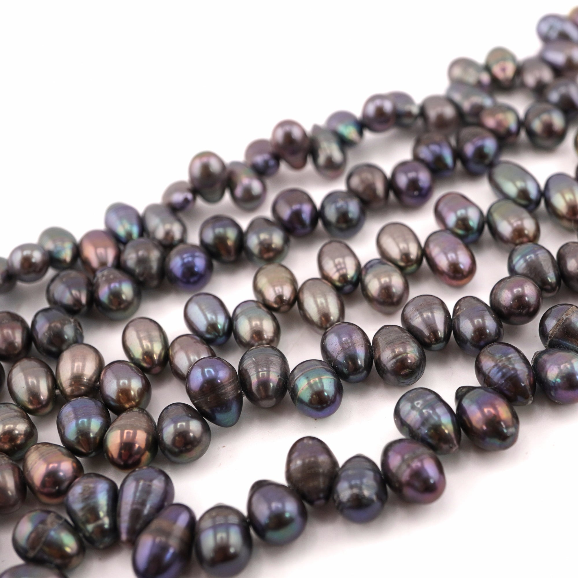 Jewelry making with peacock pearls


