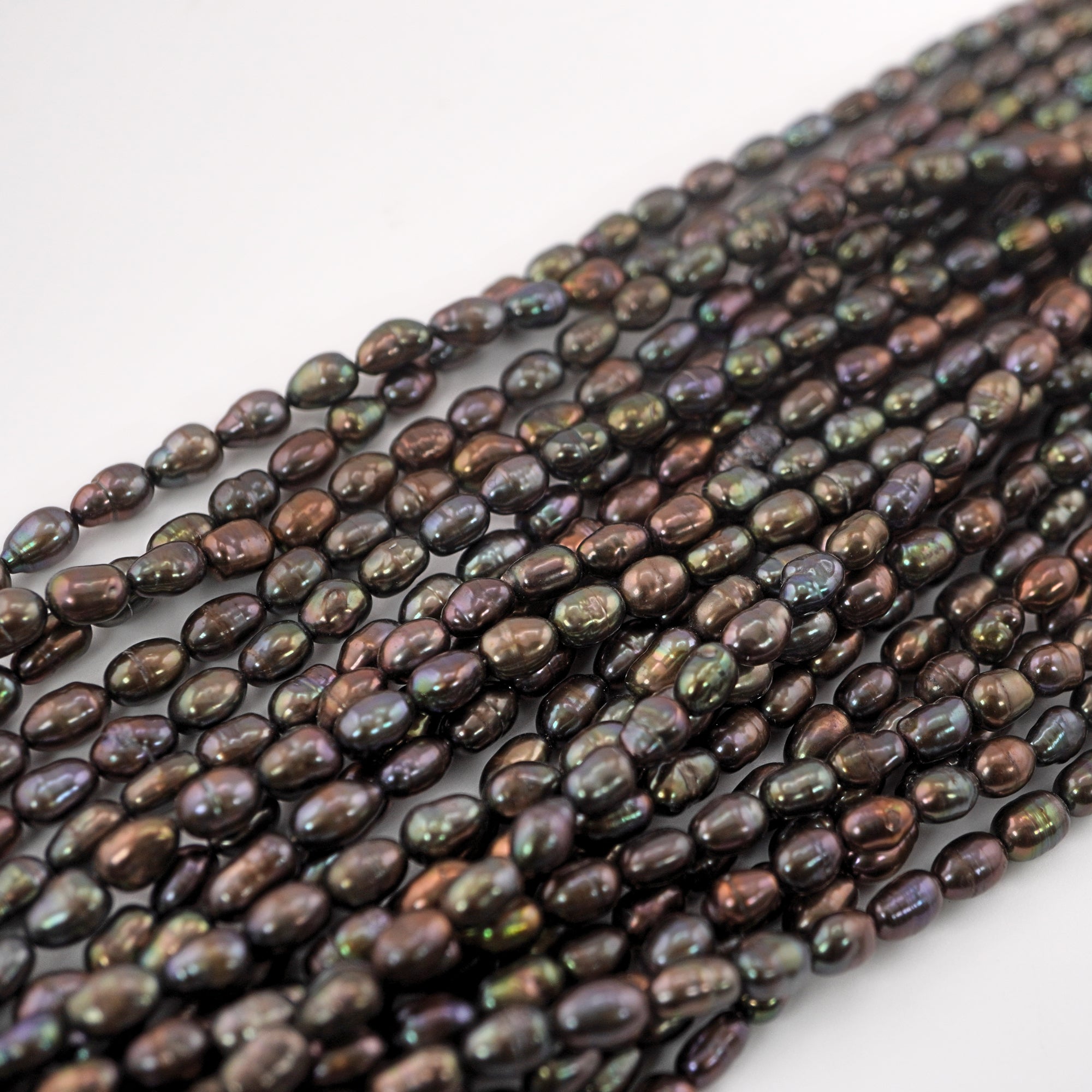 Natural oval peacock pearls beads

