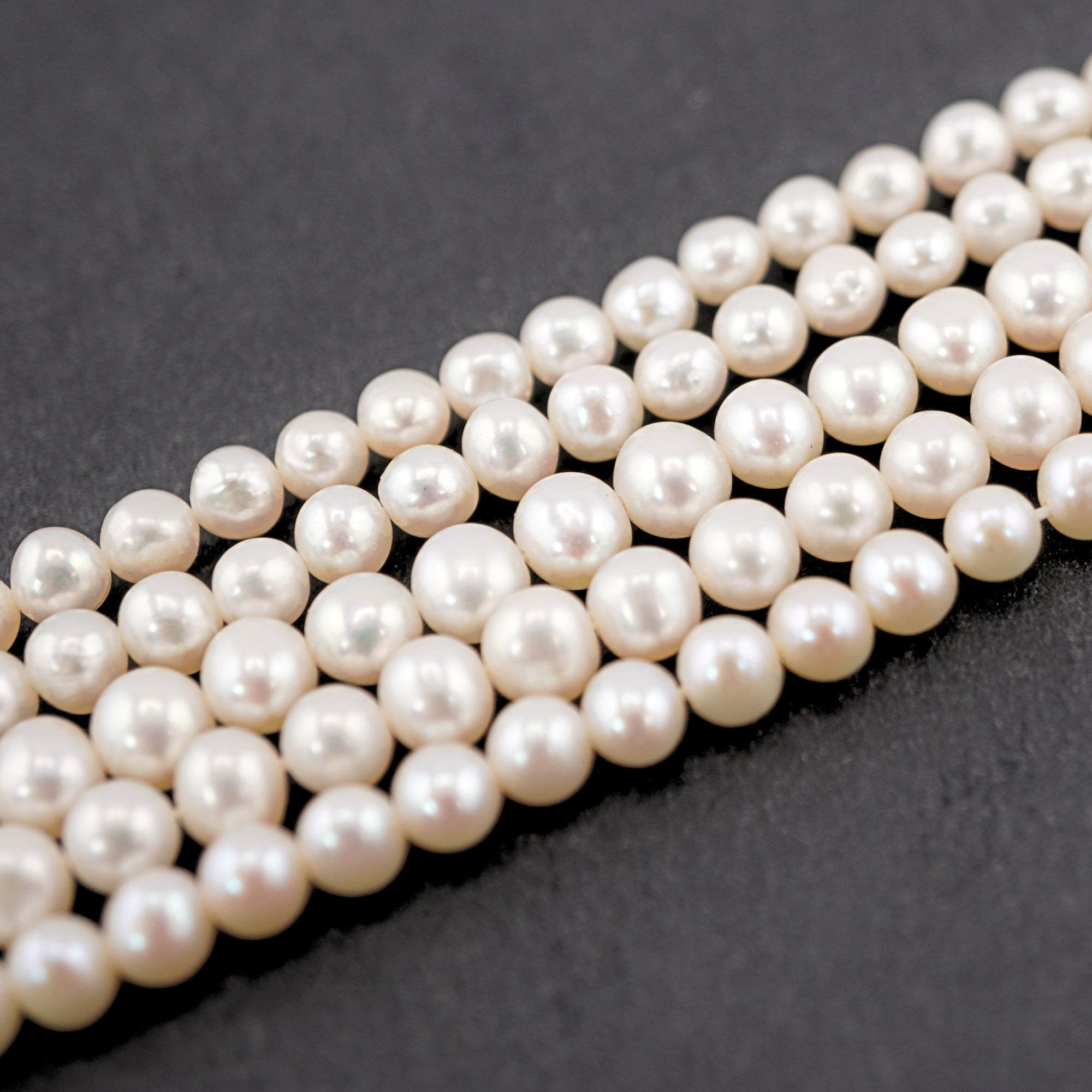 White Freshwater Gemstone Pearls for Jewelry