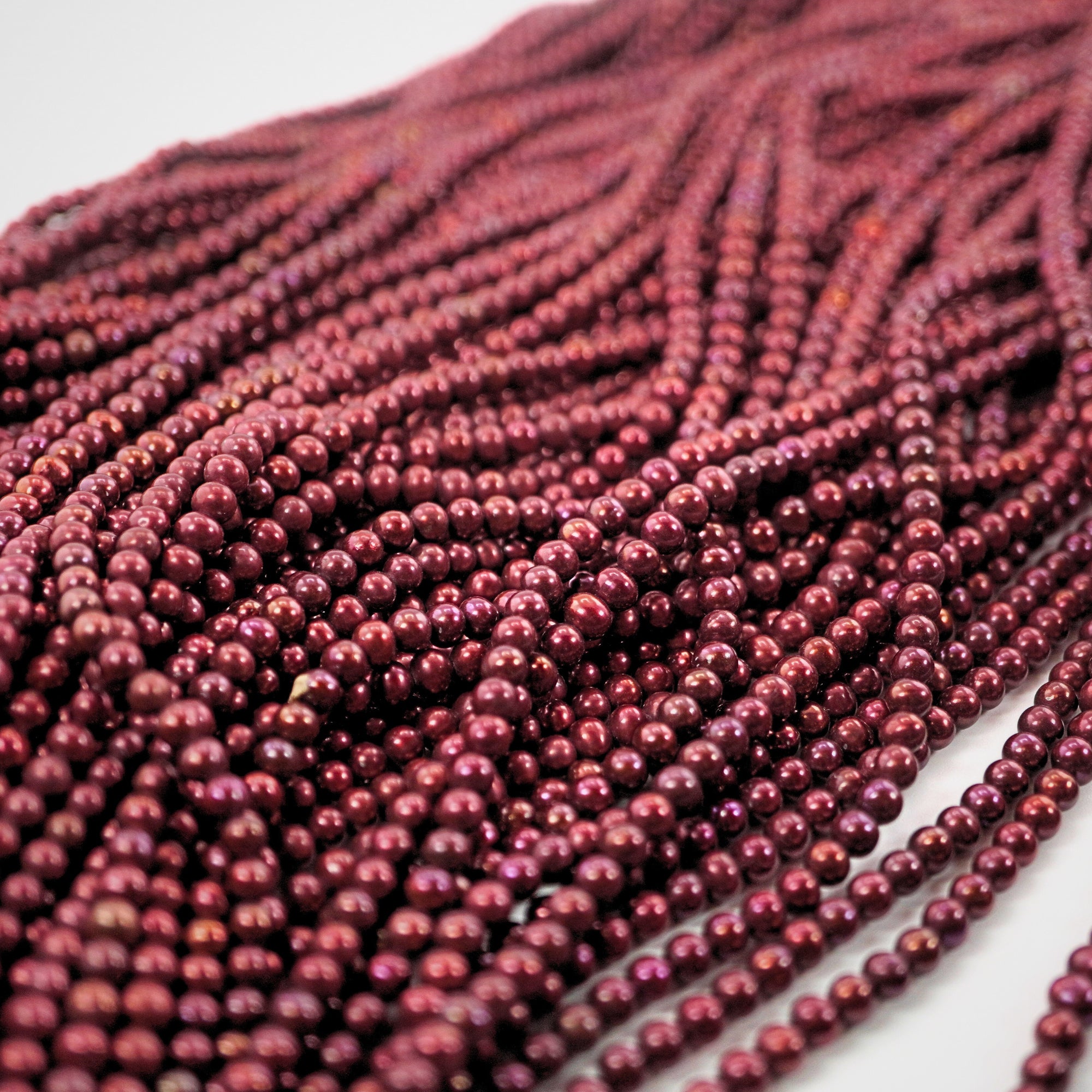 beads round shape in cherry color

