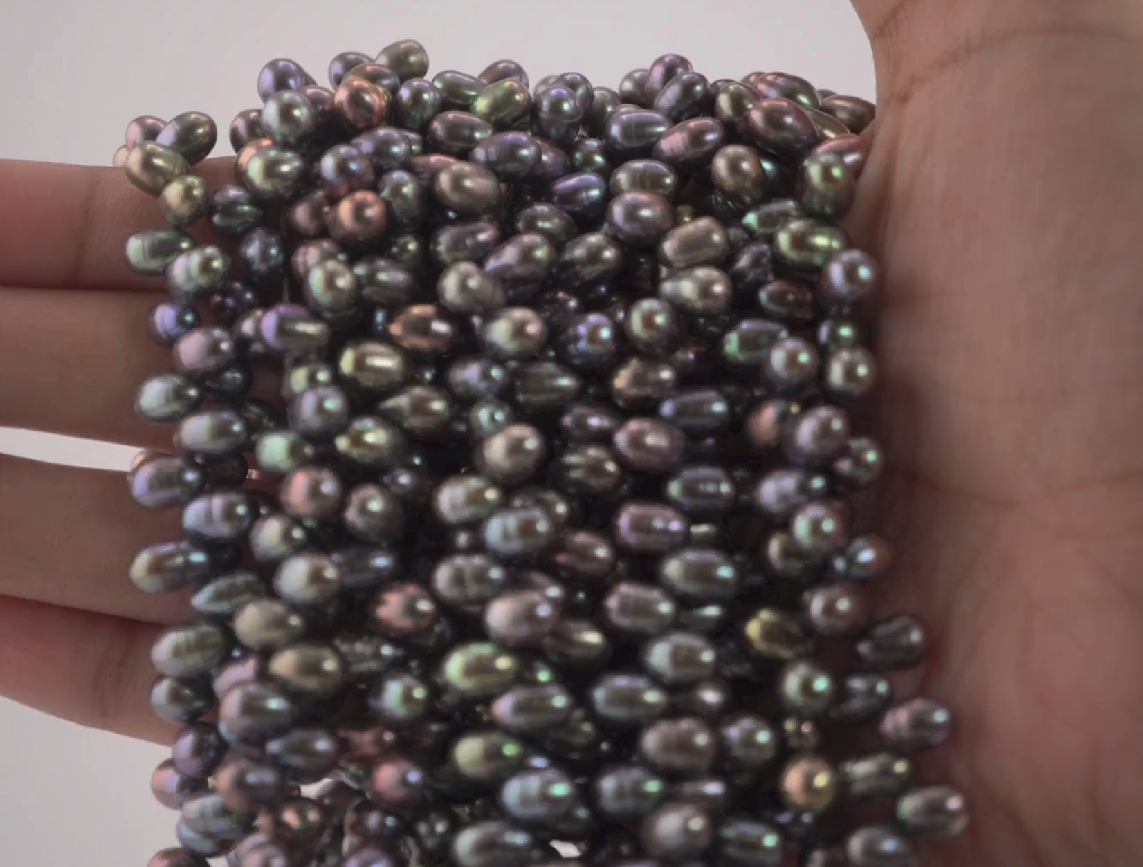 Peacock Oval Real Pearls for Jewelry


