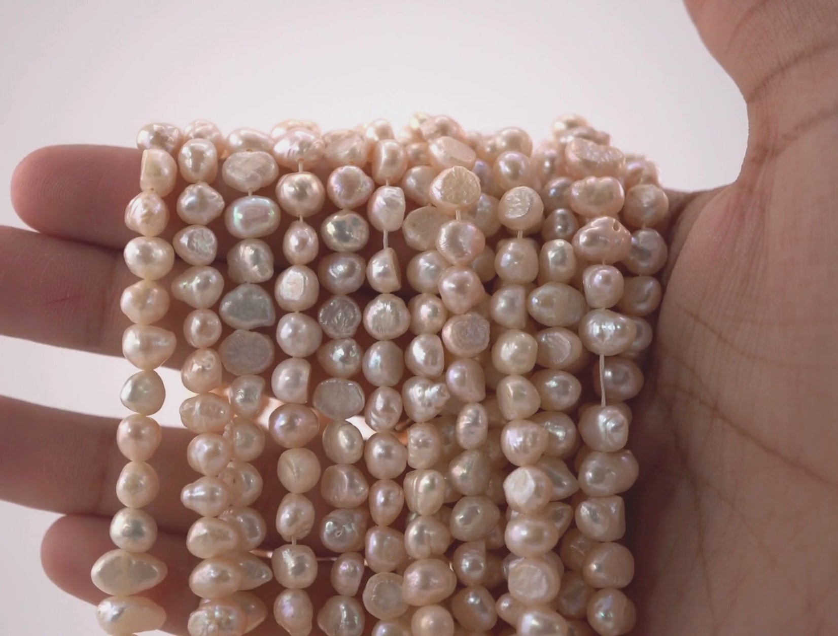 Lustrous Freshwater Pearl Beads in Peach

