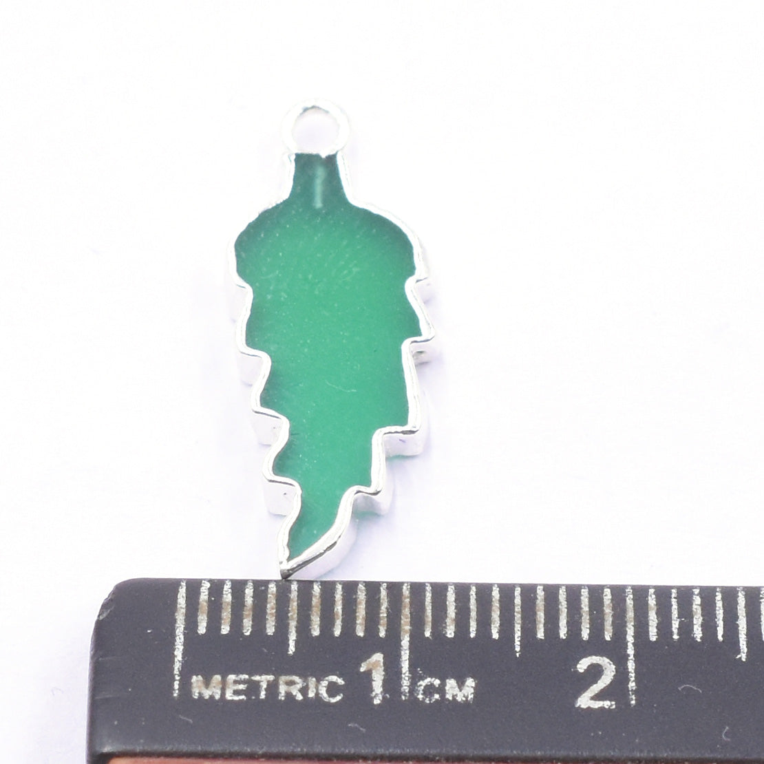 Elegant Green Onyx leaf pendant in silver plating