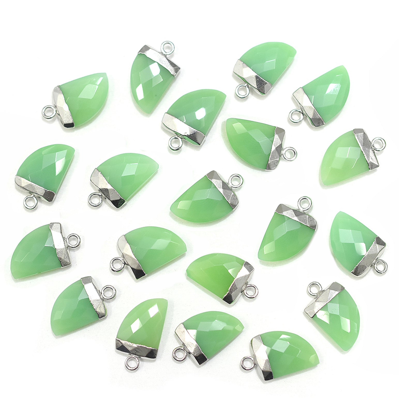 Stylish Chrysoprase Chalcedony horn pendant in silver frame