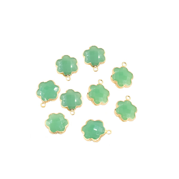 Chrysoprase Chalcedony 13 To 15 MM Clover Leaf Shape Gold Electroplated Pendant