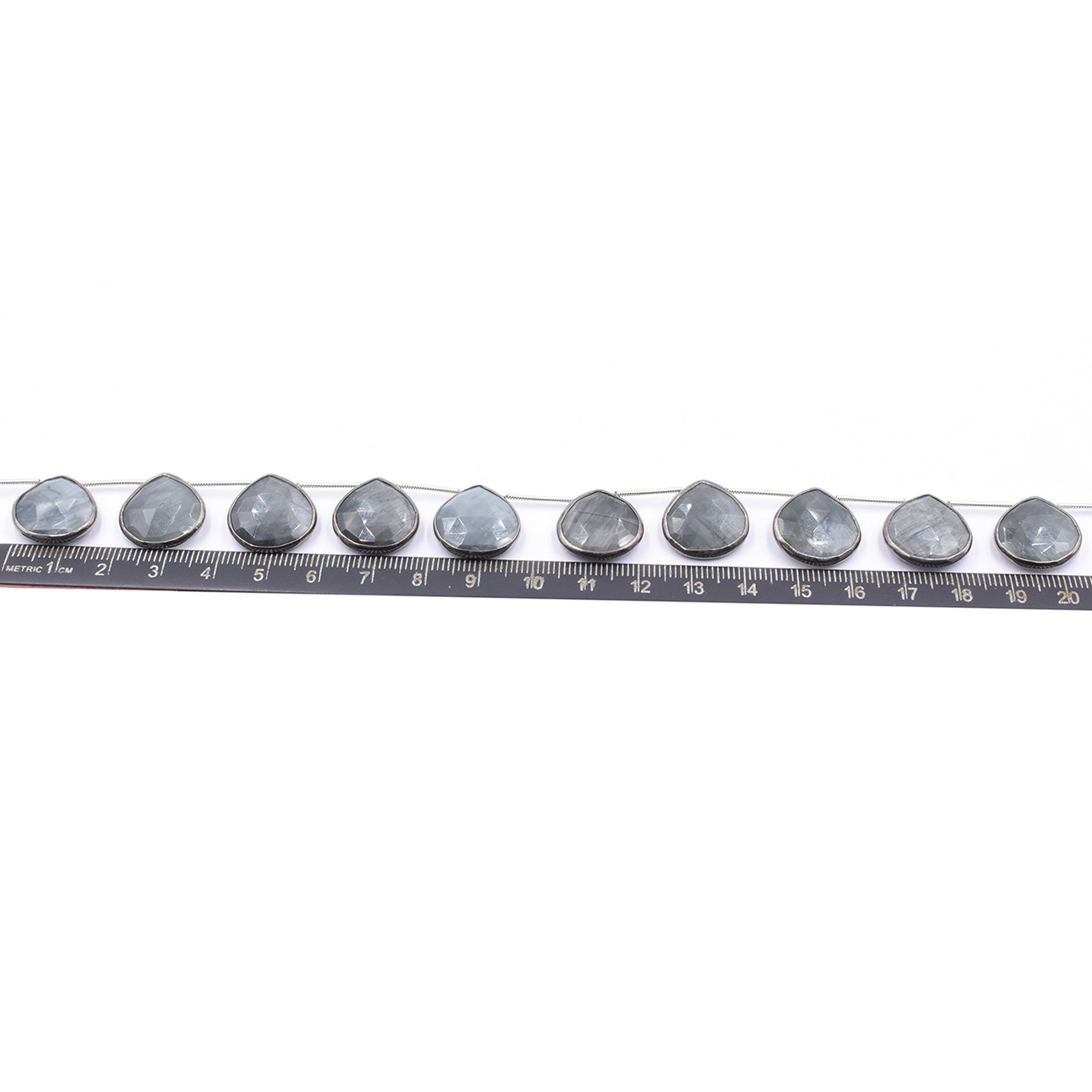 Black silver plated cats eye heart-shaped jewelry strand