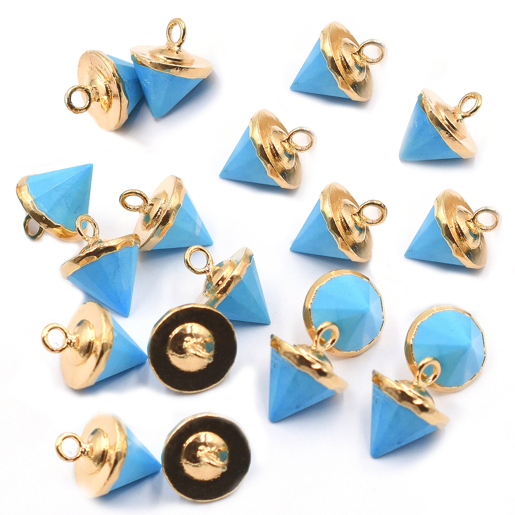 Howlite cone shaped pendant with gold finish
